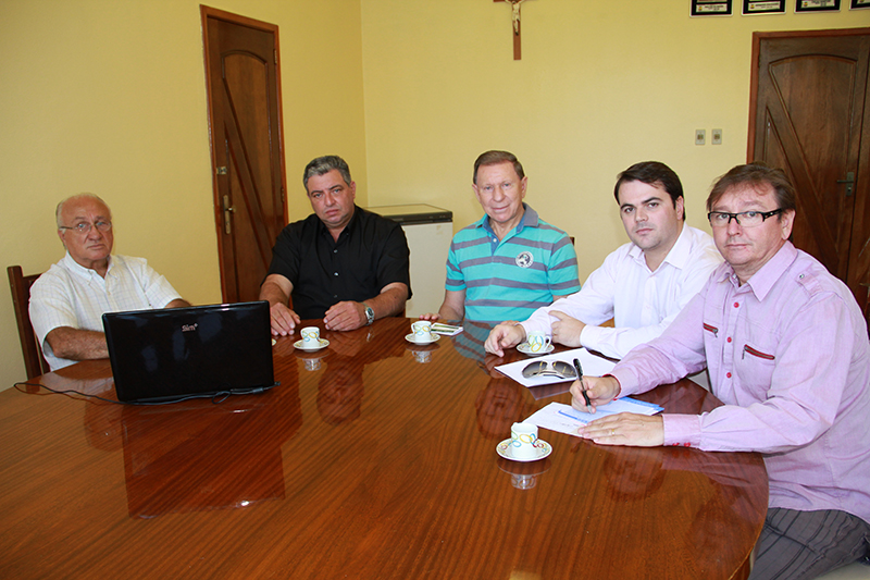 EXECUTIVO DISCUTE ALTERNATIVAS PARA SEGURANÇA NO MUNICÍPIO